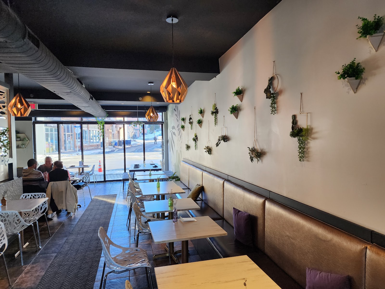 Astoria Bistro Botanique preview 2