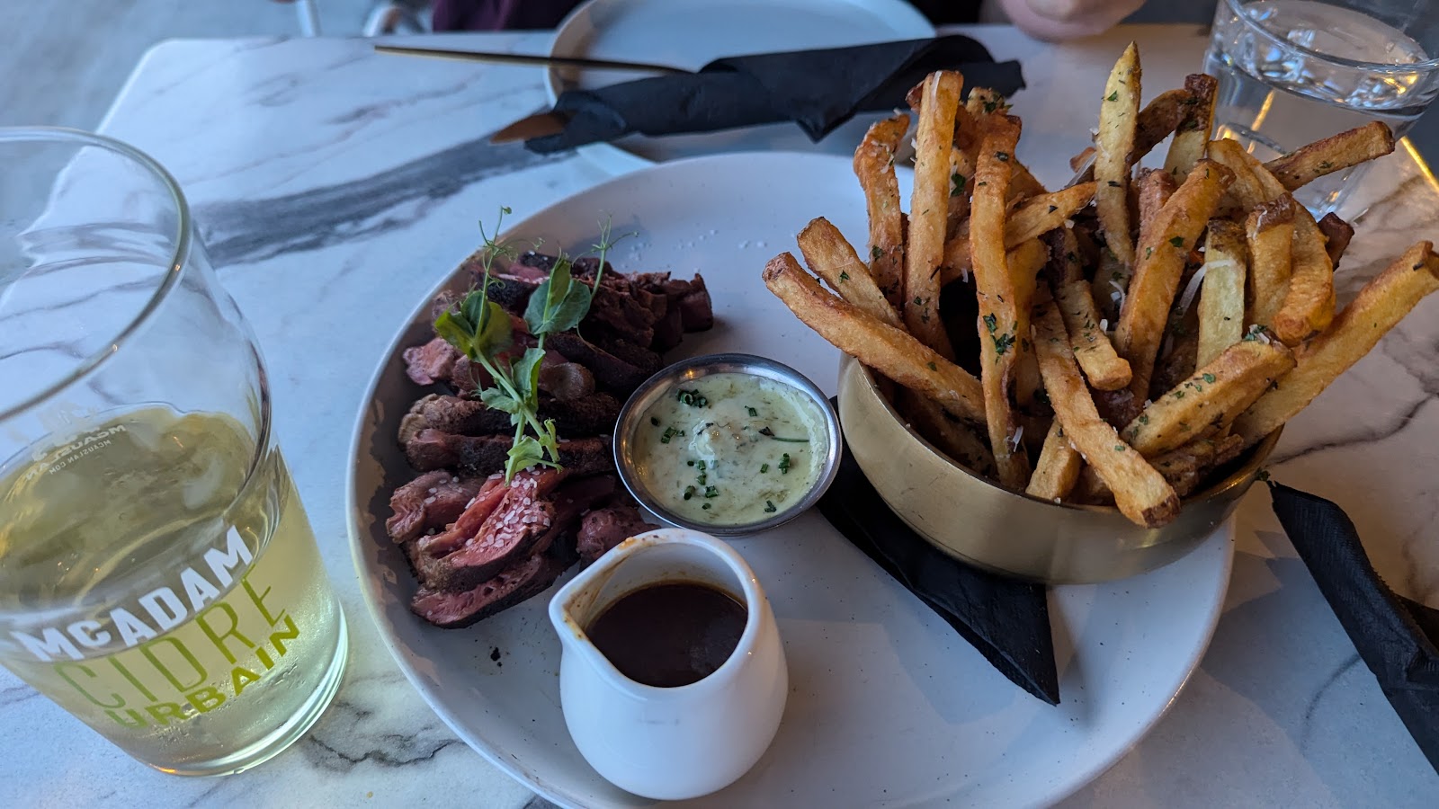 Astoria Bistro Botanique preview 3