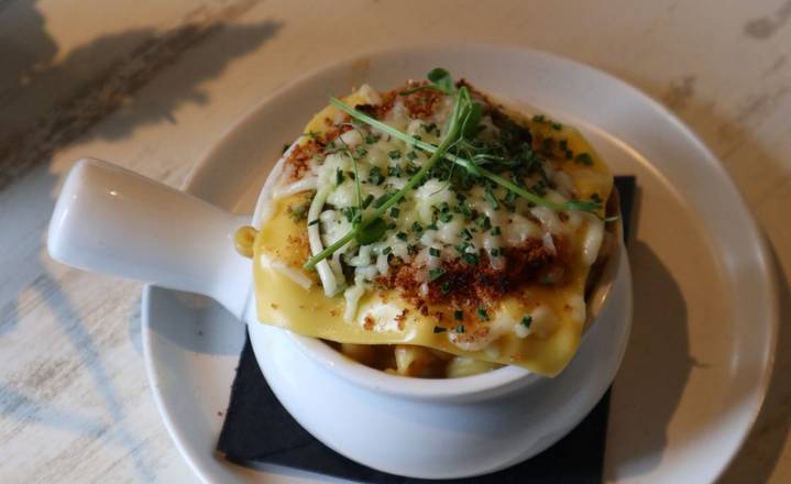 Mac n Cheese à l'oignon gratiné