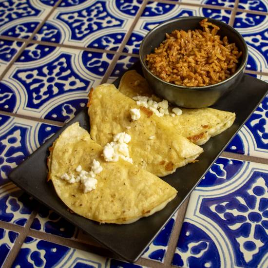Petit quesadilla au fromage / Small cheese quesadilla