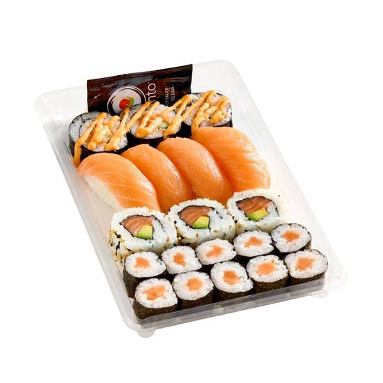 Combo de Saumon / Salmon Sushi Combo (710 Cals)