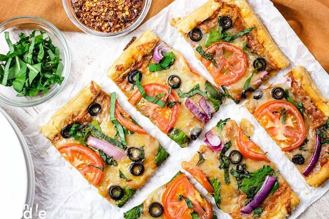 Vegetable Puff_Pizza