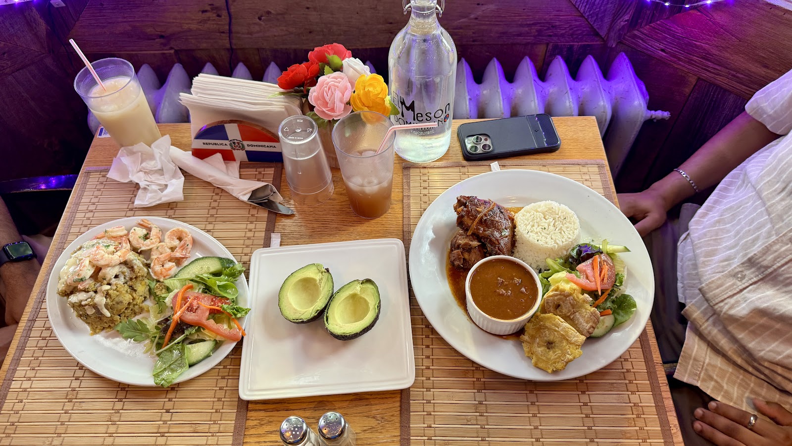El Meson Dominicano Restaurant preview 3