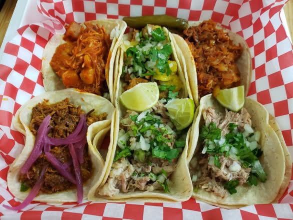 6 Tacos de Guisado