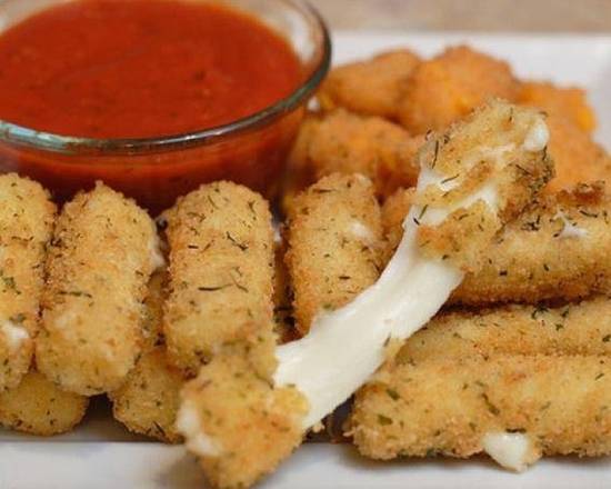 Bâtonnets de fromage 8 servi avec la sauce marinara morceaux