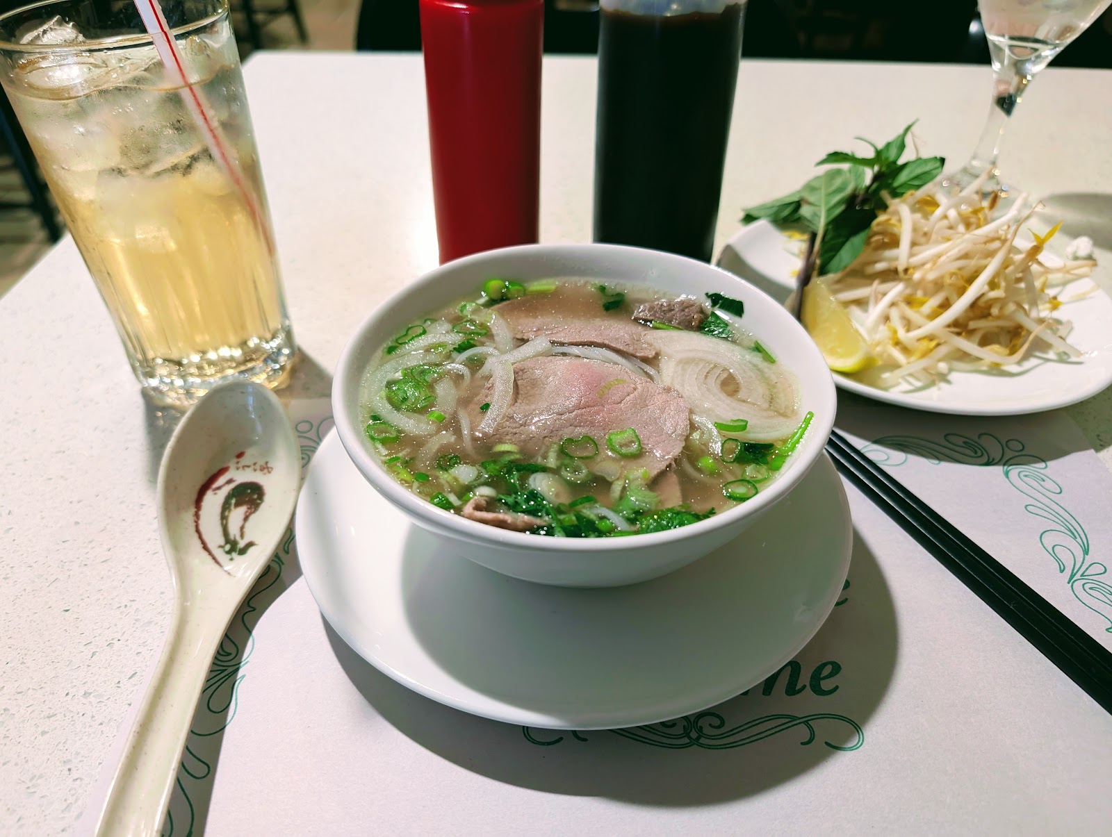 Le Petit Saigon preview 3