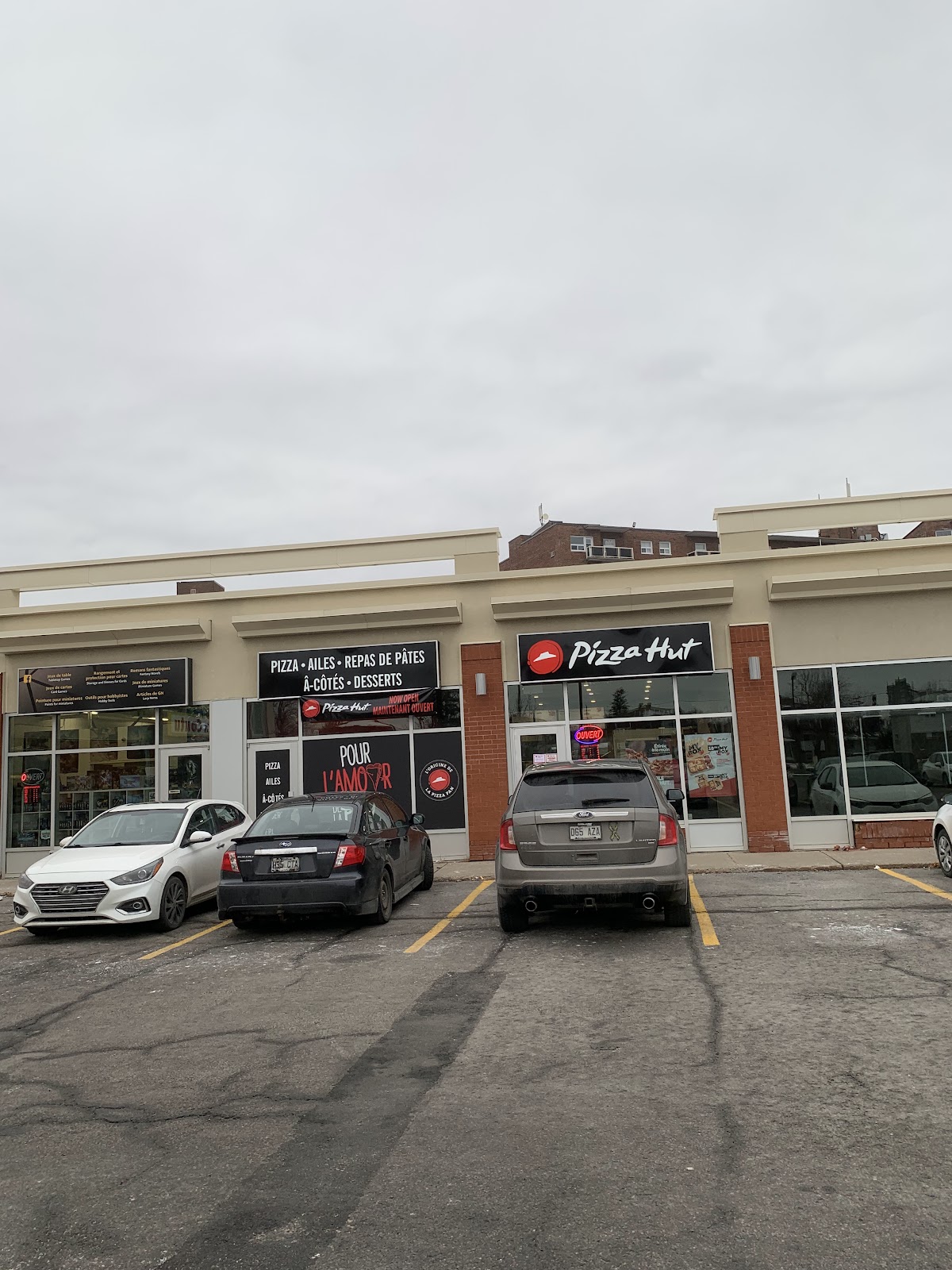 Pizza Hut Mont-Bleu preview 3