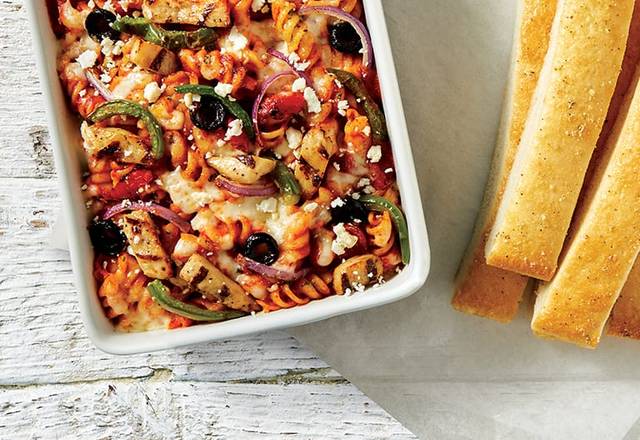 Grande Pâtes Meditterano Con Pollo avec mini-baguettes