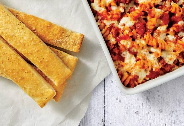 Grande Marinara à la Viande avec mini-baguettes