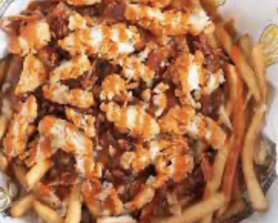 Classic Poutine with Bacon and Chicken