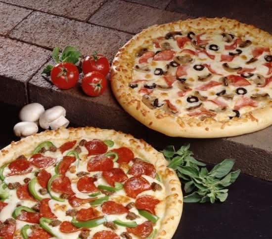 Make your own Medium Pizza (3 ingredients)