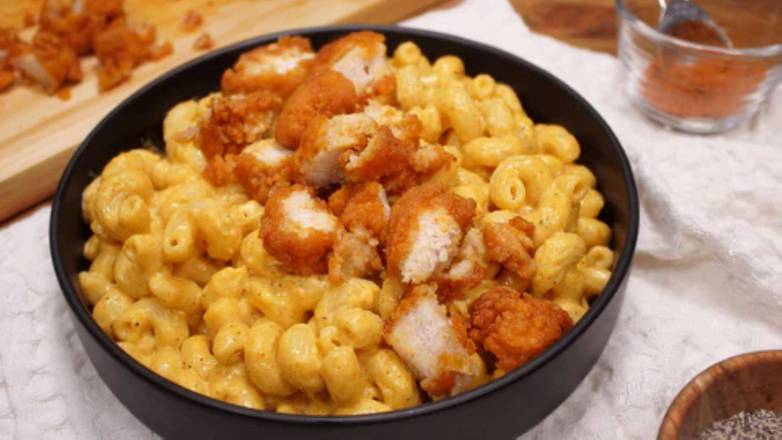 Baked Hot Mac and Cheese with Chicken