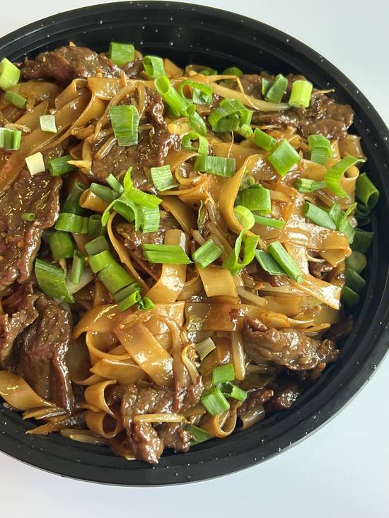 Beef with Flat Rice Noodles