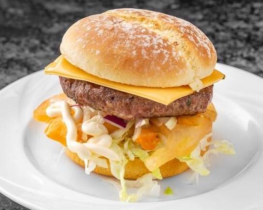 Testy burger Kefta irrésistible avec frites  / Kefta Burger & frise