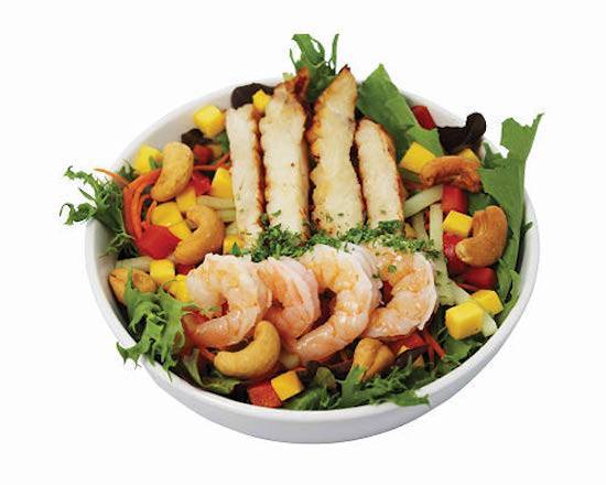 140. Salade au poulet et crevette / Chicken and Shrimp Salad